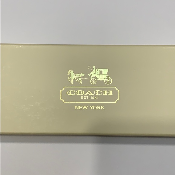 Watch - Picture 2 of 5